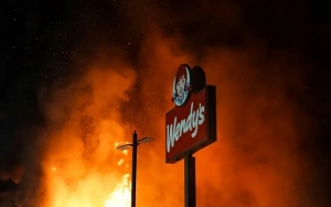 Pejabat Atlanta Ungkap Foto Pelaku Pembakaran Wendy's Saat Demo Kasus Rayshard Brooks