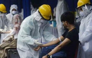 Hindari Rapid Test, Warga Sekampung Di Serang Bondong-Bondong Kabur Mengungsi