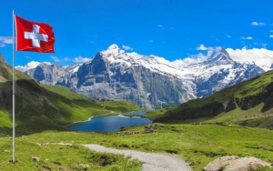 Swiss Longgarkan Pembatasan, Izinkan Kerumunan Massa Maksimal Seribu Orang