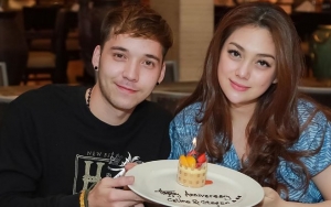 Terpaksa LDR dengan Keluarga, Stefan William Nangis Tiap Video Call Anaknya