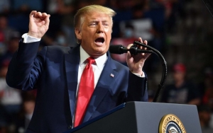 Staf Trump Dinyatakan Positif COVID-19, Karena Gelar Kampanye di Tengah Wabah?