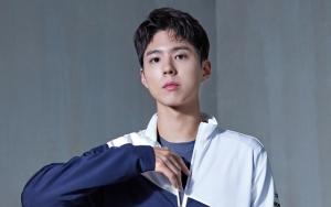 Visual Park Bo Gum di Foto Syuting 'Record of Youth' Hasil Jepretan Media Jadi Sorotan