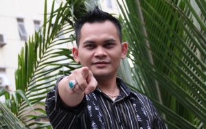 Mbah Mijan Dapat Ratusan 'Teror' Akibat Nomor Telepon Pribadi Tersebar di Grup Esek-Esek