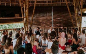 WNA Suriah di Bali Bakal Dideportasi Usai Gelar Yoga Massal Tanpa Protokol COVID-19