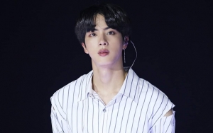 Member BTS Amit-Amit Ogah Pakai, Jin Pede Lelang Baju Super Noraknya di 'Run BTS!'