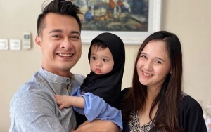 Sang Putri Rayakan Ultah Pertama, Ini Ungkapan Cinta Eza Gionino dan Istri