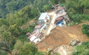 Longsor Kota Palopo Sulsel, Video Ngeri Detik-Detik 9 Rumah 'Terseret' ke Jurang Jadi Viral