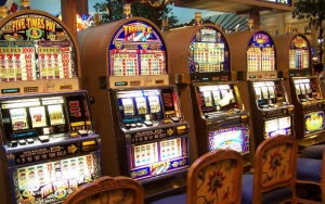 Cegah Penyebaran COVID-19, Kasino Las Vegas Bayar Pengunjung yang Pakai Masker