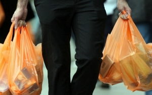 Penggunaan Kantong Plastik Kembali Dilarang, Peritel Jual Tas Belanja Pengganti