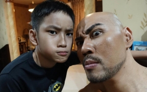 Deddy Corbuzier dan Sang Putra Kunjungi Mal, Penampilan Hingga Fakta Kena Salip Jadi Perbincangan