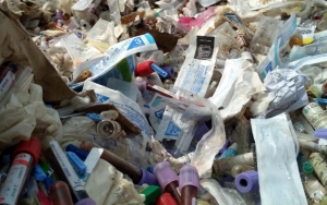 Mengerikan! Sampah Medis COVID-19 Dibuang Sembarangan Hingga Didaur Ulang