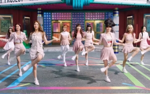 Girl Grup Baru JYP NiziU Rilis MV 'Make You Happy', Netizen Korea Ikut Komentari