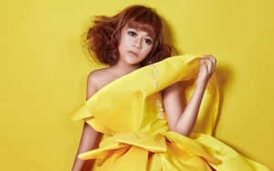 Cimoy Montok Pakai Make-Up Tebal dan Baju Kemben, Ramai Disindir Mirip Tante-Tante