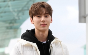 Kepergok Syuting Drama, Hwang Minhyun NU'EST Disebut Tak Cocok Jadi Anak SMA