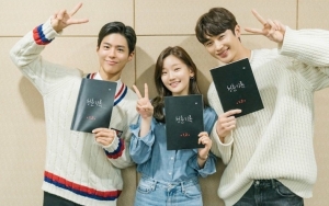 Park Bo Gum, Park So Dam dan Byun Woo Seok Ceria di Sesi Baca Naskah 'Record of Youth'