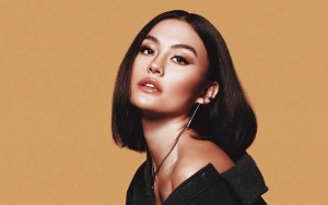 Agnez Mo Ungkap Pengalaman Pernah Diserang oleh Fans Sendiri?