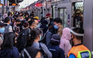 Soroti Data Penumpang KRL, KCI Ungkap Banyak Kantor DKI yang Abaikan Sistem Shift Kerja