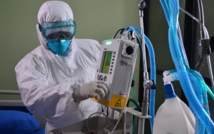 Tangani 190 Pasien Corona Sendiri, Dokter di Makassar Ini Curhat Nyesek Belum Dapat Insentif