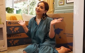 Nagita Slavina Jadi Sorotan Gara-Gara Kepergok Acuhkan Sepatu Sneakers Seharga Motor
