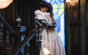 Seo Ye Ji Nangis Peluk Kim Soo Hyun di 'It's Okay To Not Be Okay', Netizen Merasa Terpukul