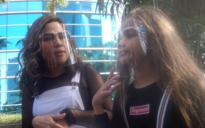 Melaney Ricardo Ngenes 'Jomblo' 5 Bulan, Ungkap Kesulitan Suami Balik ke Indonesia