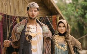 Mesranya Ammar Zoni Cium Perut Buncit Irish Bella, Tak Sabar Bertemu Calon Bayi