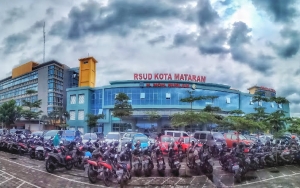 Terjadi Lagi, Warga Bergerombol Jemput Paksa Jenazah Positif COVID-19 di RSUD Mataram