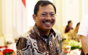 Menkes Terawan Komentari Kalung Antivirus Corona Buatan Kementan