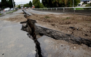 5 Gempa 'Bersahut-Sahutan' Sampai Bikin Anak Krakatau Erupsi, Adakah Kaitan Satu Sama Lain?