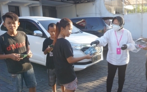 Masih Ada Warga Surabaya Bandel Tak Bermasker, Walkot Risma Tegas Langsung Beri Hukuman Push Up