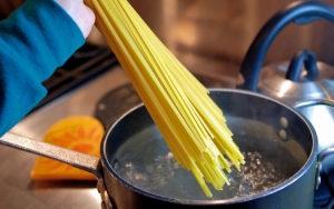 7 Rekomendasi Resep Pasta Mudah Dan Cocok Buat Bekal Saat New Normal, Ada Yang Sausnya 3 Bahan Aja!