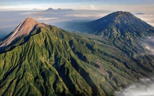 Puncak Gunung Merapi Menggembung, Warga Diimbau Waspada