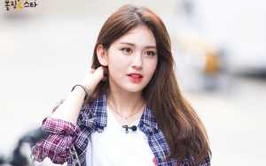 Jeon Somi Tunjukkan Barang-Barang Pribadi di Tasnya, Ada Benda Mengejutkan Ini