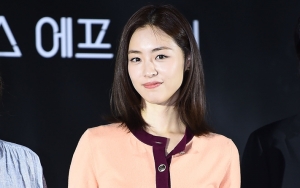 Rambut Blonde, Lee Yeon Hee Bersimbah Darah Ditangkap Polisi di Foto Adegan 'SF8'