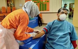  Kasus COVID-19 Meningkat Tajam, RI Terlalu Dini Terapkan New Normal?