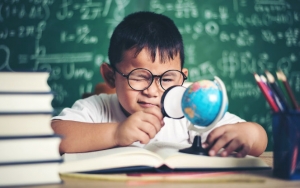 Perlu Dilindungi Sejak Dini, Ini 7 Tips Menjaga Mata Anak Agar Tetap Sehat Hingga Dewasa