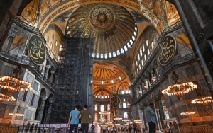 Hagia Sophia Kembali Difungsikan Jadi Masjid, Paus Fransiskus Kecewa
