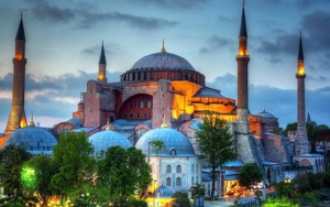 Tak Terima Hagia Sophia Dijadikan Masjid, Warga Israel Bakar Bendera Turki 