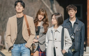 Beda Jauh dari Drama, Begini Hubungan Asli Pemain 'My Unfamiliar Family' di Lokasi Syuting