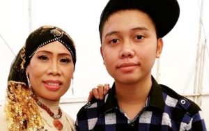 Tinggal Kenangan, Sang Putra Beber Kisah Pernah Dikunciin Omas Jika Pulang Telat