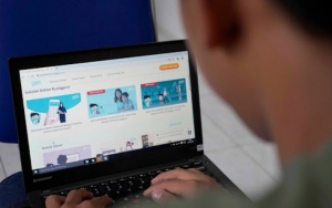 Mirisnya 'Curhatan' Murid SMA di Nganjuk yang Tinggal Kelas Karena Laptop Rusak