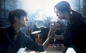 Sempat Mesra, Lee Jun Ki dan Moon Chae Won Alami Banyak Situasi Menegangkan di 'Flower Of Evil'