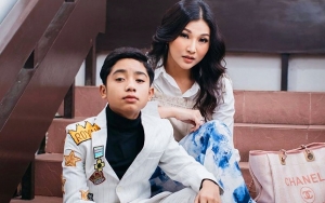 Punya Ukuran Sama, Betrand Peto Ngaku Keranjingan Pakai Baju Sarwendah