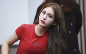Jeon Somi Tampil Bak Bangsawan Cantik di Teaser Baru 'What You Waiting For'