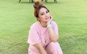 Ungkap Terima Kasih, Feby Febiola Botaki Rambut Demi Berjuang Lawan Penyakit Ini