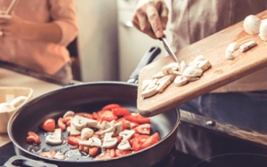 Viral Kisah Wanita Dihina Calon Mertua dan Pacar Karena Tak Bisa Masak, Ramai Dibela Warganet