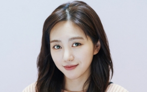 Bekas Luka Sayatan di Pergelangan Tangan Mina Eks AOA Kelihatan Jelas di Foto Baru