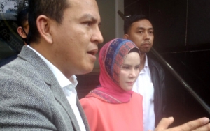 Pihak Angel Lelga Ceritakan Kronologi Vicky Prasetyo Gerebek Rumah Dengan Bawa Media  
