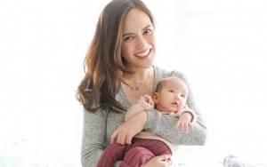 Tuai Pro Kontra, Shandy Aulia Akhirnya Ikuti Anjuran WHO Untuk Setop Pemberian Madu Pada Bayi Claire