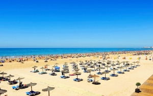 Jadi Hotspot Corona, Bar Hingga Pantai di Spanyol Dilockdown